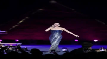 كاتي بيري تؤدي حفلاً استثنائياً أمام الأهرامات وتحقق أمنية طال انتظارها 1